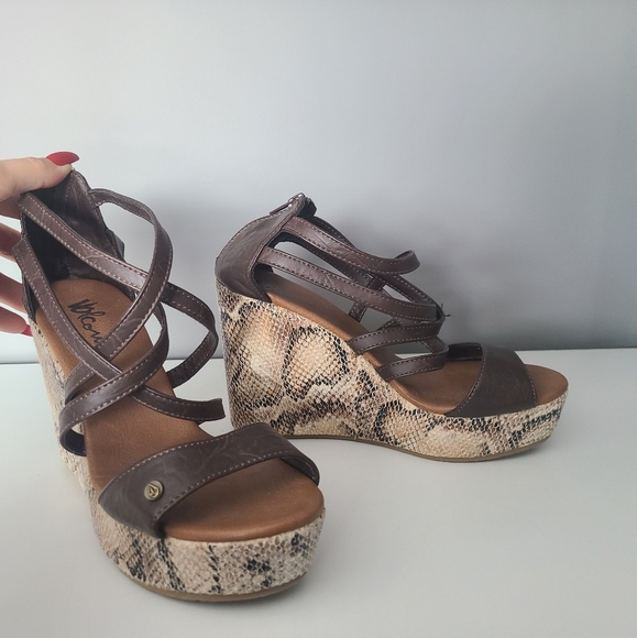 Sold - Picture 2 of 3